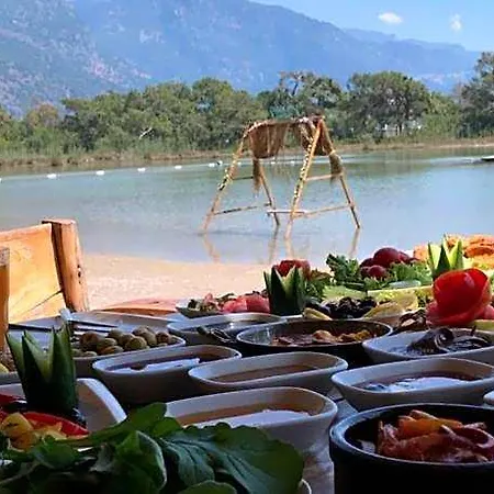 Pine Hotell Öludeniz