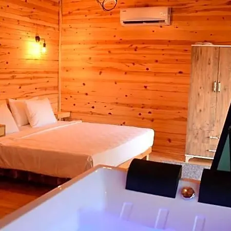 Hotell Pine 4*