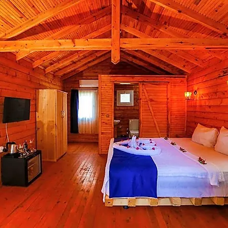 Pine Hotel