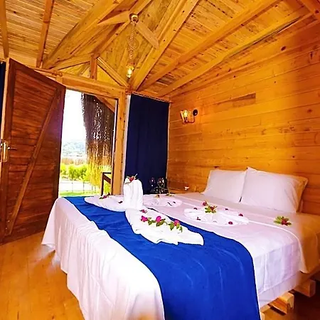 Pine Hotel