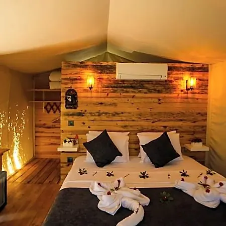Pine Hotel