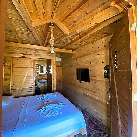 Pine Hotel